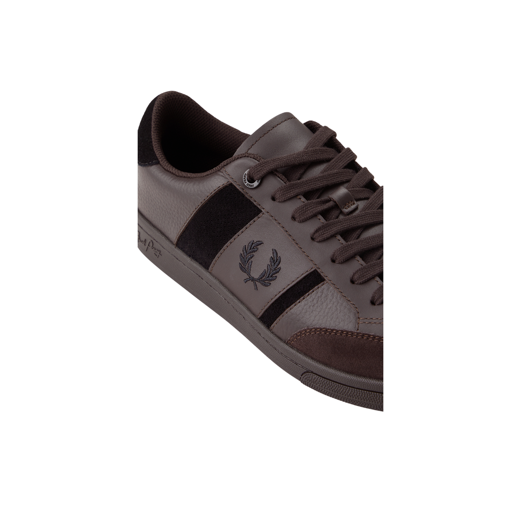 Sapatilhas B725 Fred Perry em pele castanhas